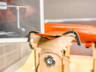 Der Seitengleitflug–Sensor im Detail vor dem Feinschliff Der Seitengleitflug–Sensor im Detail vor dem Feinschliff
